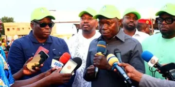 LÂCHÉ PAR LE BR, LIMOGÉ ET LIVRÉ A LA JUSTICE, Paulin Akponnan paie cash pour son immaturité politique ! . Le coaching de Gbadamassi n’a pas marché ?