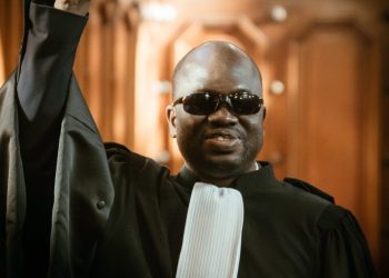 SUITE A UN TEST DE RECRUTEMENT, L’avocat non voyant Bio Bienvenu Boni entre dans le cercle des enseignants du supérieur 