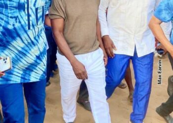 ÉDITORIAL : Le bain de fin…