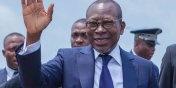 GESTION DES TRANSITIONS DÉMOCRATIQUES, Talon fait bégayer une tradition politique au Bénin