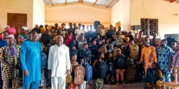 À TRAVERS LA DISTRIBUTION DE KITS SCOLAIRES À PARAKOU, Fraternité Internationale des Prisons facilite la rentrée aux enfants de détenus 